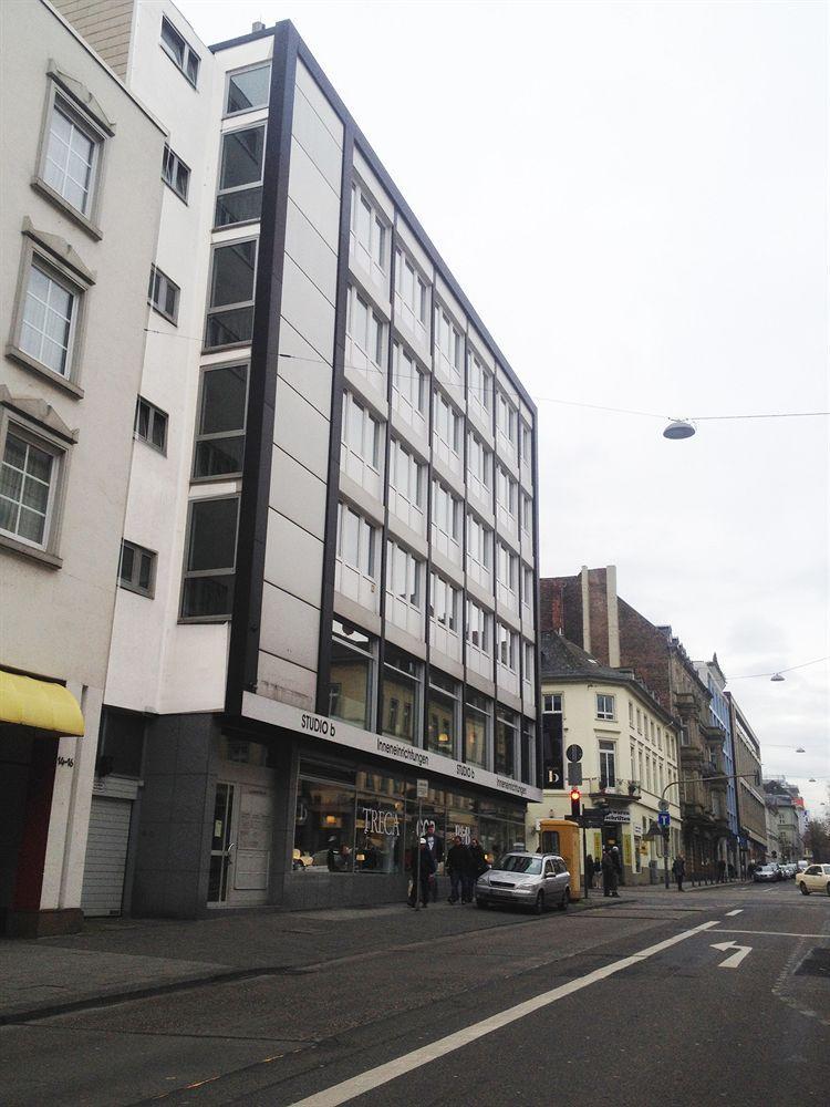 Business Hostel Wiesbaden One Exterior foto